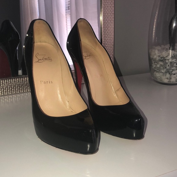 Authentic Christian louboutin - Picture 2 of 4